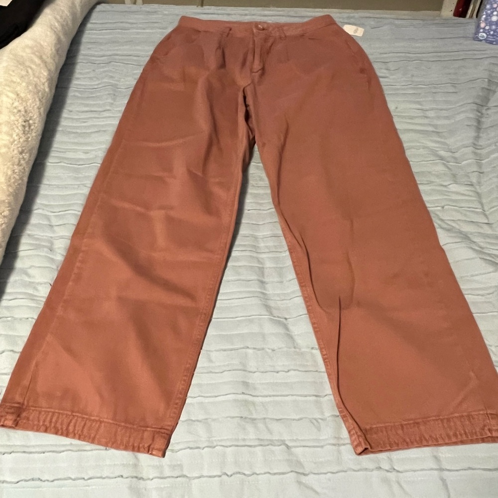 Free people trousers size 10. Lightly used. 100% cotton. Salmon pink.